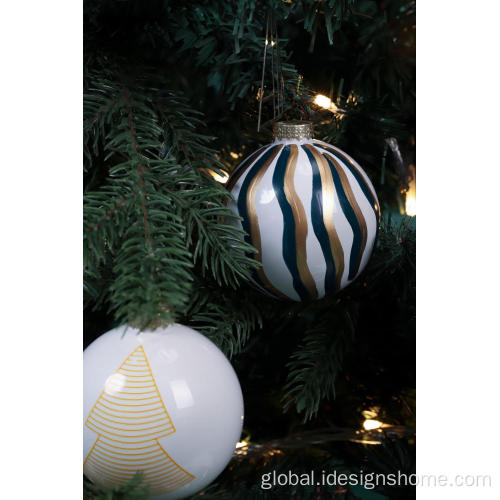 China Painted Plastic Christmas Ball Factory